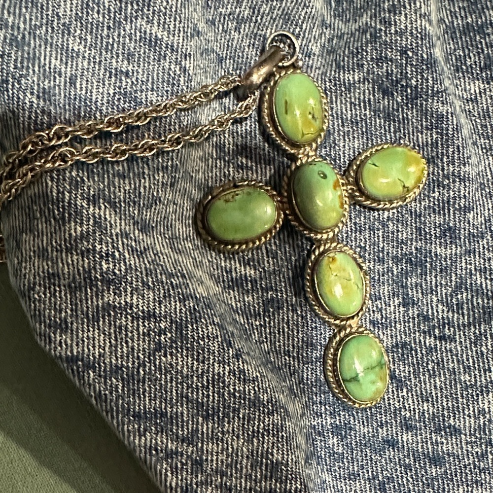 Navajo Sterling Silver Green turquoise Cross Pendant Necklace